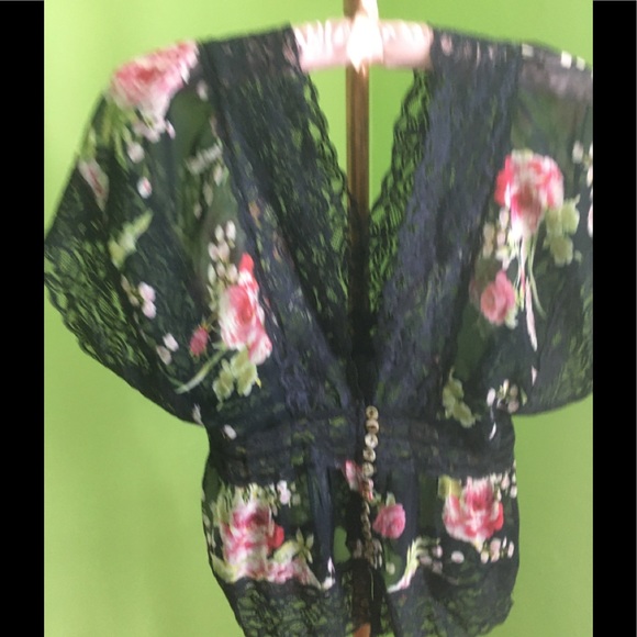 Forever 21 Flowered Blouse - Picture 2 of 5